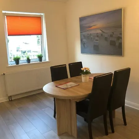 Holiday home Ganzes Haus Zwischen Und Travemuende *